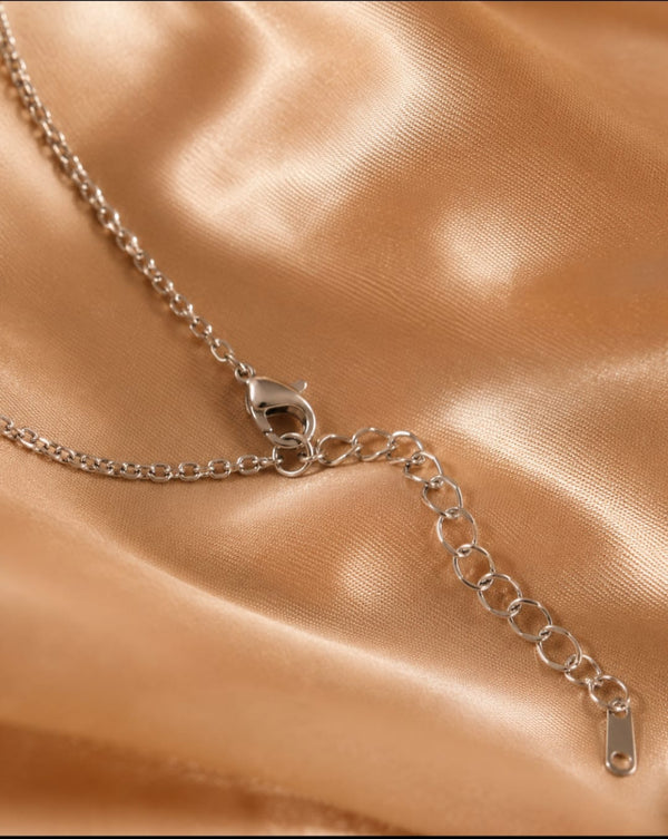 Sparkling Bow Pendant Necklace – Elegant Silver Bow Charm Necklace for Women